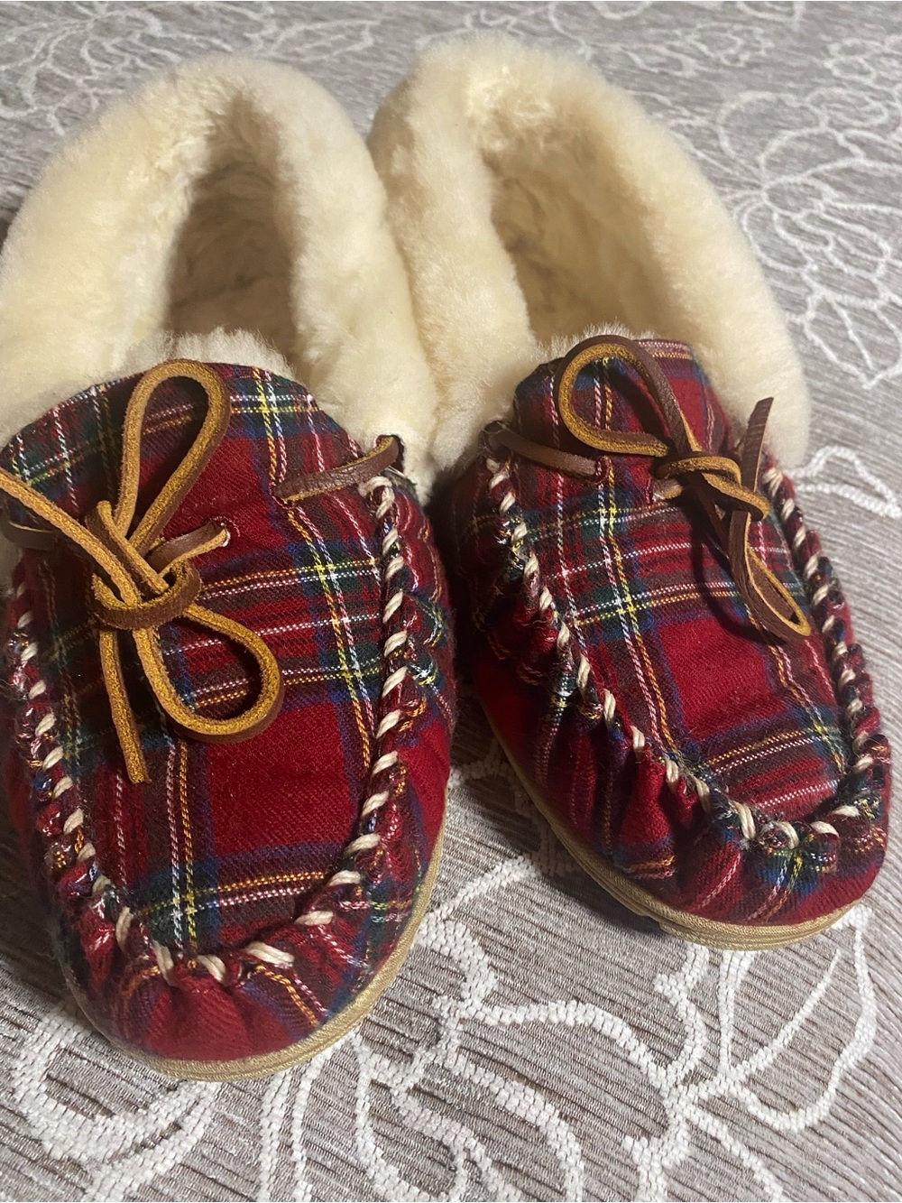 L.L. bean Cozy Plaid Women's 11 Moccasin Slippers - Red